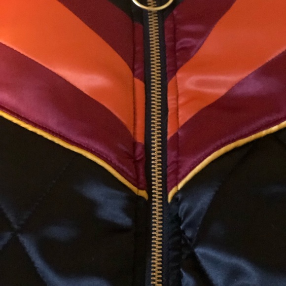 Blck Quilted 70s inspired satin jacket w/ sunburst - Picture 7 of 7